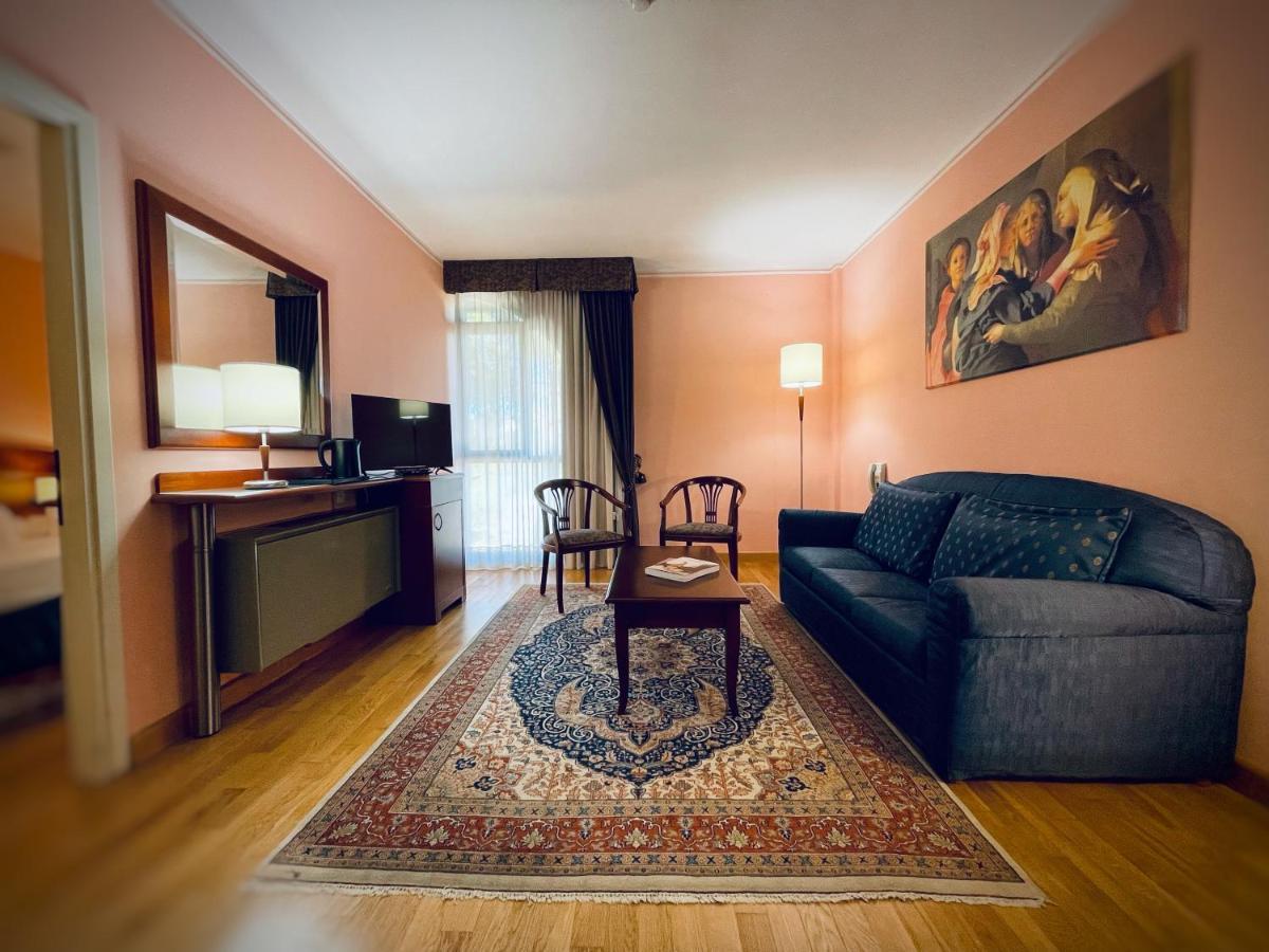 Hotel Hermitage Poggio a Caiano Esterno foto