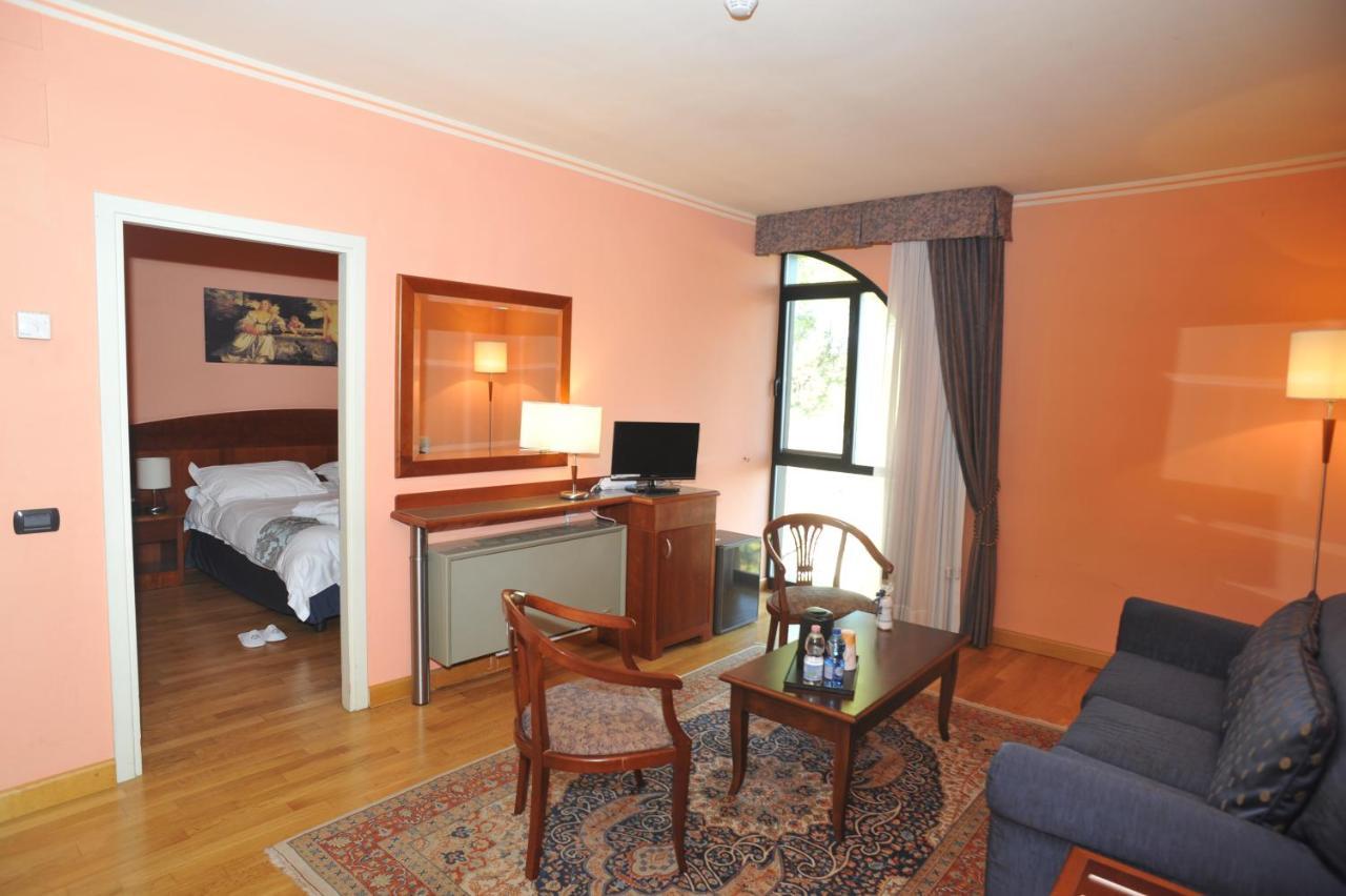 Hotel Hermitage Poggio a Caiano Esterno foto