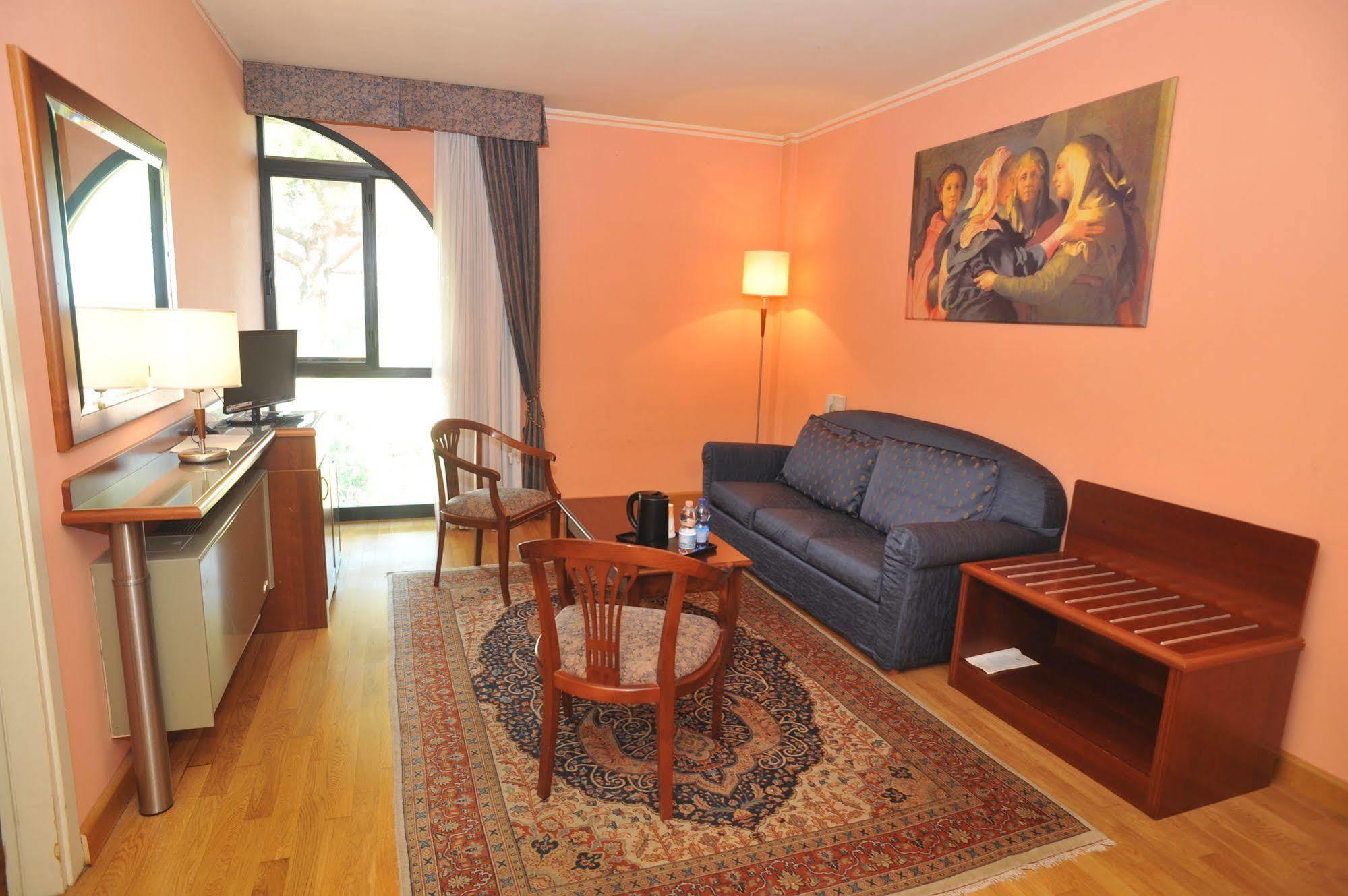 Hotel Hermitage Poggio a Caiano Esterno foto