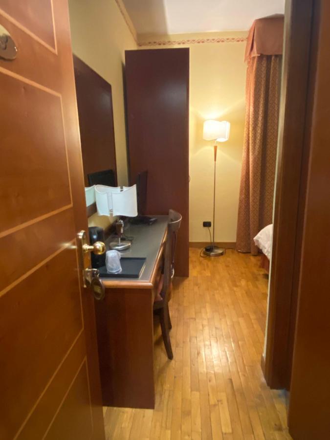 Hotel Hermitage Poggio a Caiano Esterno foto